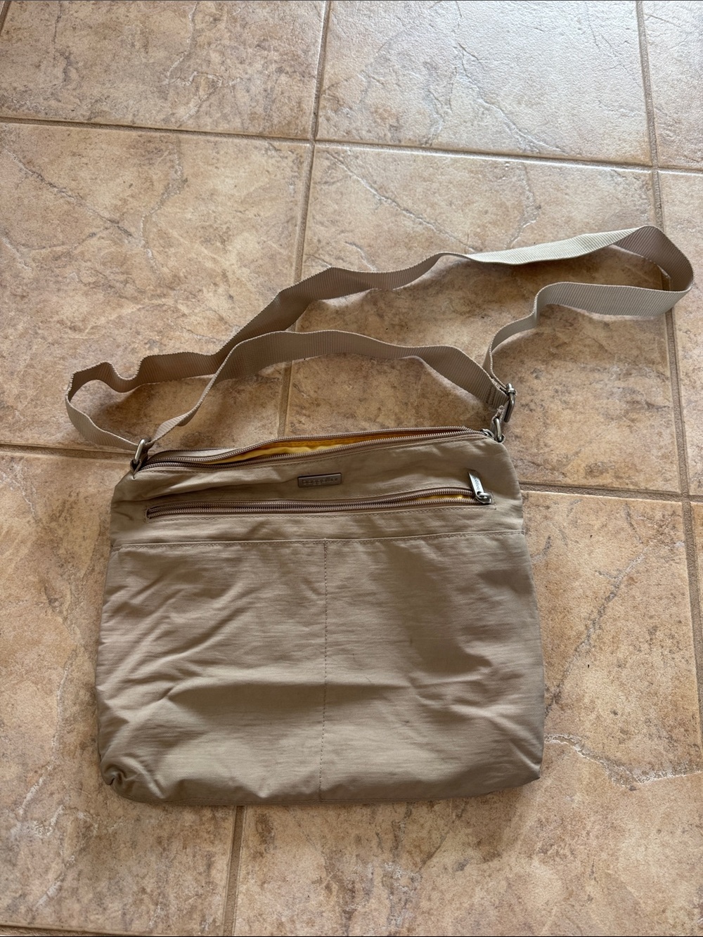 Baggallini Tan Crossbody Shoulder Bag